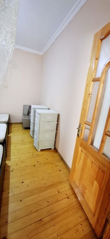 Uzunmüddətli kirayə mənzillər: Mebel və texnika ilə təchiz olunmuş geniş ev. - Plan: uzun geniş — 10