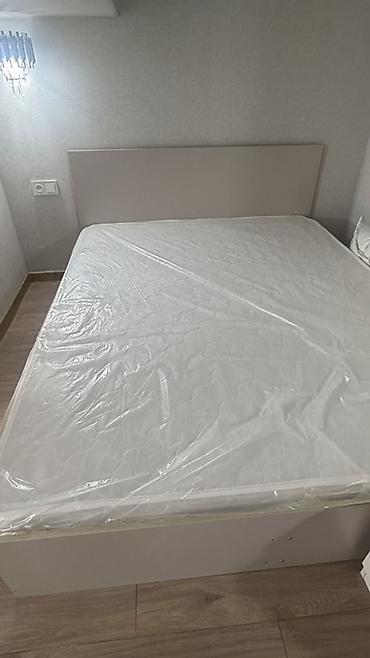 2 х спальная кровать: - Матрас: двуспальный, средняя высота, поставляется в защитной — 1
