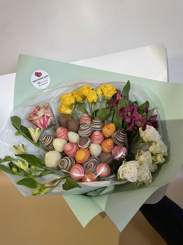 Кондитерские изделия, сладости: Клубника и Финики в шоколаде Подарок на 8марта Заранее оформляйте — 23