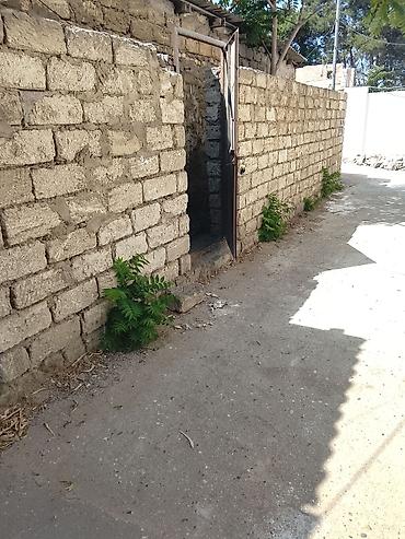 anbar satilir: Satılır: həyət daxili köməkçi tikili/anbar - Yerləşmə: dar küçəyə — 2