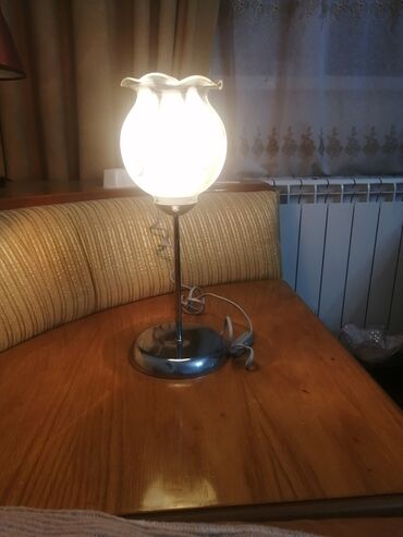 Stol lampaları: Fərqli şüşə plafonlarla gecə lampaları, bir dənəsi 10 azn. Həm — 8