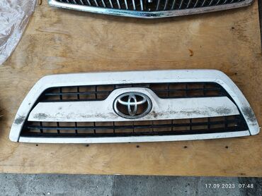 Другие детали кузова: Решетка радиатора Toyota Б/у, Оригинал
