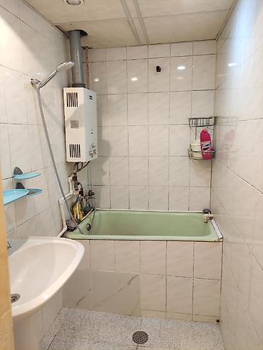 7 mərtəbə: 2 otaq 70 m2. 9 / 7 Mərtəbə Mənzil 260 saylı məktəbin yanında — 8