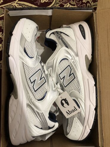 купить кроссовки для бега: New balance, 
43 размер!
белый SP24
2500сом
