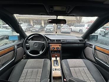 Mercedes-Benz: Mercedes-Benz 220: 1993 г., 2.2 л, Автомат, Бензин, Седан — 10