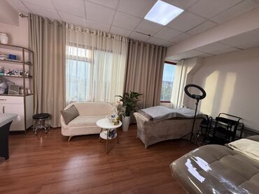 шейный цех: Сдаю кушетку в уютном в кабинете в Бета Сторис 1 Чуй пересечения