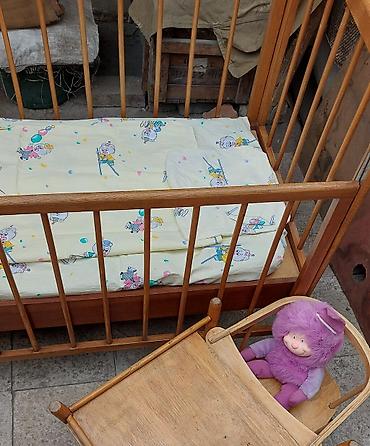bunk bed: Детская деревянная кроватка классического типа + раскладной стульчик - — 2