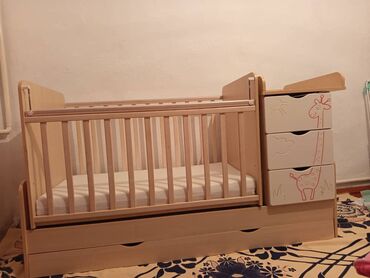 ротанговый мебель: Манеж керебет, Колдонулган, Комоду менен, Жыгач
