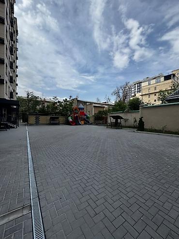 Продажа квартир: 2 комнаты, 74 м² — 12