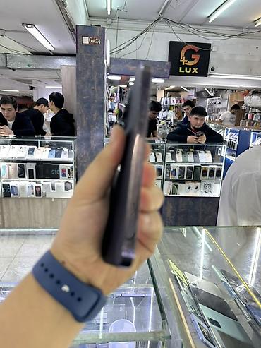 Apple iPhone: IPhone 14 Pro, Б/у, 256 ГБ, Deep Purple, Зарядное устройство, Защитное стекло, Чехол, 81 % — 3