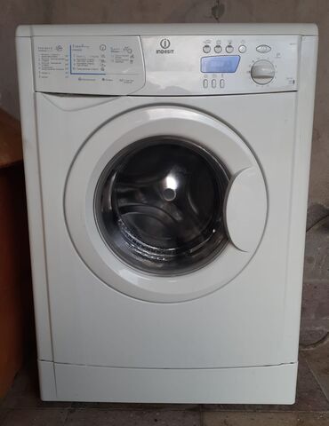 Paltaryuyan maşınlar: Indesit önyükləməli paltaryuyan maşın Xüsusiyyətlər: - Ön yükləmə