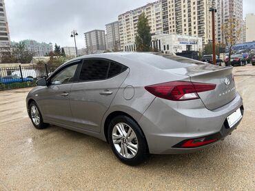 Hyundai: Hyundai Elantra: 1.6 l | 2020 il Sedan — 6