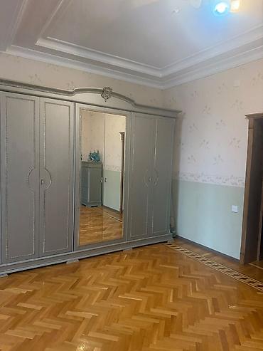mebel kreditle: Klassik üslubda tam yataq otağı dəsti Dəst tərkibi: - 1 ədəd geniş 4 — 3