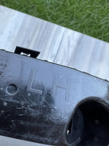 Крылья и комплектующие: Крепление крыла Переднее левое Nissan, 2021 г., Б/у, Оригинал — 12