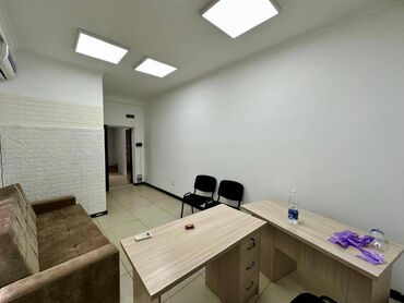 купить футбольное поле: Сдаю Офис, 25 м², В жилом комплексе, С отдельным входом
