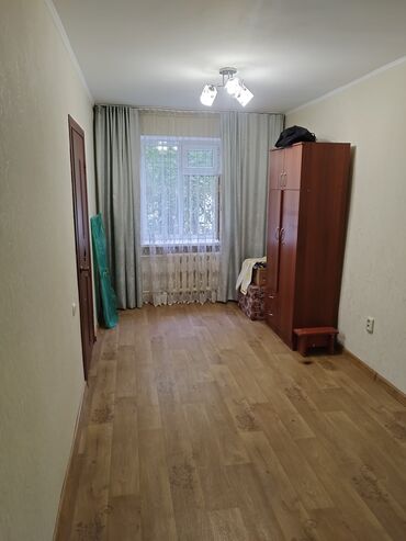 дом гостиницы: 2 бөлмө, 42 кв. м, Хрущевка, 1 кабат, Косметикалык ремонт