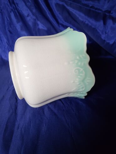 Ostali kućni dekor: Saksija nova iz 70tih. Saksija nova boja nije cisto bela,ide na — 6