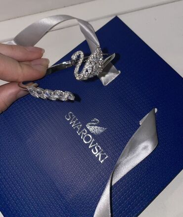 Bilərziklər: Bilərzik, Swarovski, Gümüş, Ünvandan götürmə