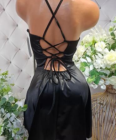 Haljine: ❤️❤️ satenske haljinice koje se pertlaju pozadi. 3000❤️❤️ — 5