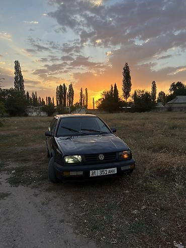 Транспорт: Volkswagen Vento: 1992 г., 1.8 л, Механика, Бензин, Седан — 2