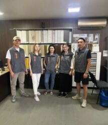 продавец дордой рынок: Требуется продавец мебельной фурнитуры. девушки, парни от 22-45 лет