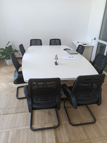 Ofis masaları: Yeni, Konfrans zalı üçün, Oval masa