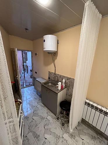 oguzda ev satilir: 3 otaqlı, 90 kv. m, Kredit yoxdur, Yeni təmirli — 8