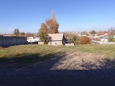 Продажа коттеджей и домов: Земельный участок с домом. Имеется две красные книги, договор купли — 1