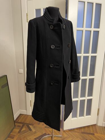 зимние одежда: Женское пальто в идеальном состоянии, размер S