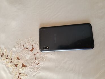 Видеоигры и приставки: Samsung A10e, 32 ГБ, цвет - Черный, Битый