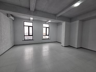 октябрьская: Аренда офисов, 35 м², В бизнес центре, С видом на горы, 1 линия, С оборудованием — 7