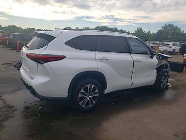 highland: Toyota Highlander: 2023 г., 2.4 л, Автомат, Бензин — 4