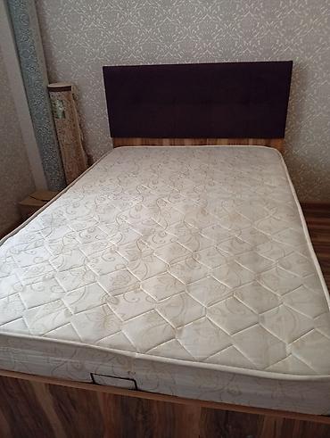 bazalı carpayı: Bazali çarpayı .en 130-uzunluq 160.bazanin hündürlüyü 40sm.matras — 2