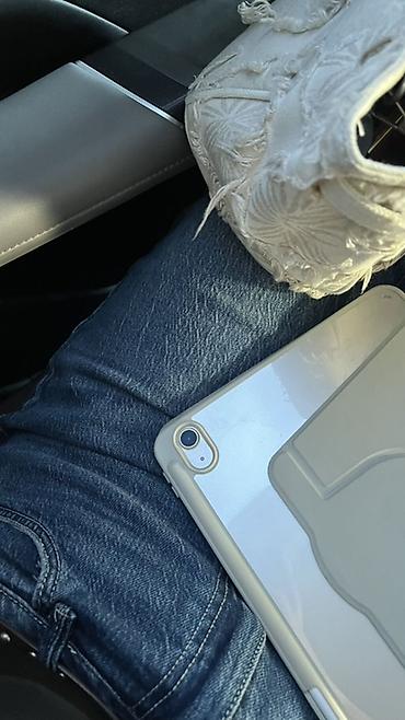 ipad 10 nəsil: Ipad air M3- 11 inch ve apple pencil pro satilir yenidir. cox az — 1
