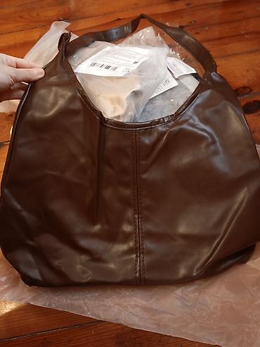 Çantalar: Yenidir, paketin içində Qiymət 15 AZN Çatdirilma : metronun — 6