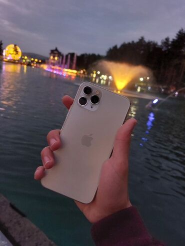 top za kobasice polovno: Apple iPhone iPhone 11 Pro Max, Zlatna, Face ID