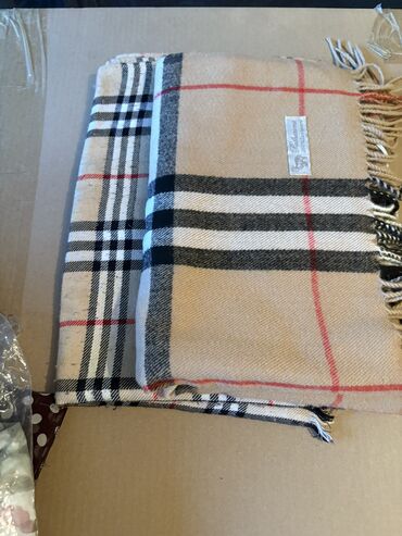 Костюмы с юбкой: Шапки стильные шерсть трикотаж Турция 200-300 сом отл сост витрина — 6