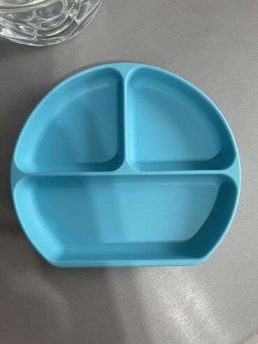Посуда столовая: Тарелка-сортер для прикорма Крепится на присоску держится отлично