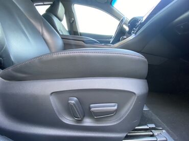 Toyota: Toyota Camry: 2.5 l | 2019 il Sedan — 11