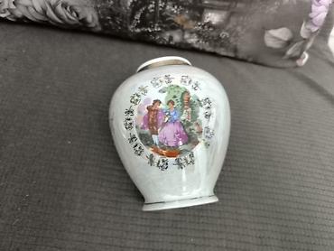 на ножках: Фарфоровая ваза с крышкой, Made in Japan. цена 1900 Описание: - — 4