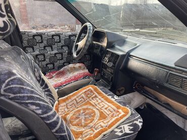 Audi: Audi 100: 1986 г., 1.8 л, Механика, Бензин, Седан — 11