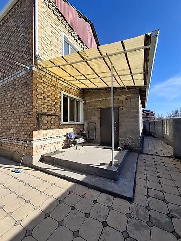 Продажа коттеджей и домов: Продаётся кирпичный двухэтажный дом. площадь дома 140кв.м, площадь — 2