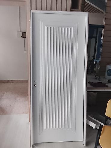 domax qapi: Ağ rəngli daxili qapı – klassik panelli dizayn - Material: MDF/taxta — 3