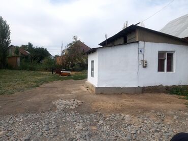 эмарк жибек жолу: Времянка, 4 м², 3 комнаты, Собственник, Старый ремонт