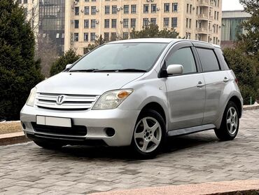 Toyota: Toyota ist: 2003 г., 1.3 л, Автомат, Бензин, Хэтчбэк