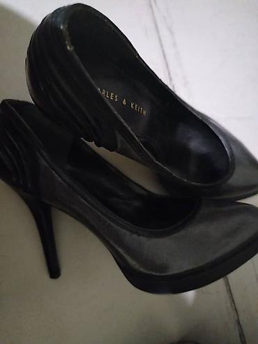 charles: Туфли-лодочки Charles & Keith на каблуке — 1