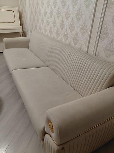 Divan satılır 250 azn.Ölçü uzunu 2 60di acilir bazasi var.Unvan lalafo.az -da Divan satılır 250 azn.Ölçü uzunu 2 60di acilir bazasi var.Unvan