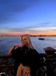 официант работа для студентов: Опыт работы в сферах, общепита, в магазинах. Выкладка товара, касса