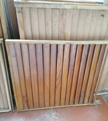 баки для бани: Деревянные панели. Использовались для закрытия радиаторов в комнатах