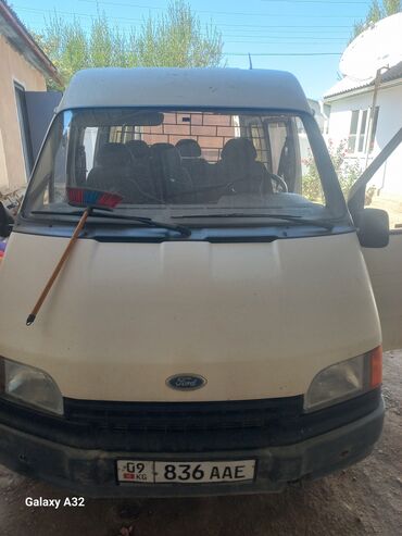 срочно продаю в связи с переездом: Ford Transit: 1992 г., 2.5 л, Механика, Дизель, Van